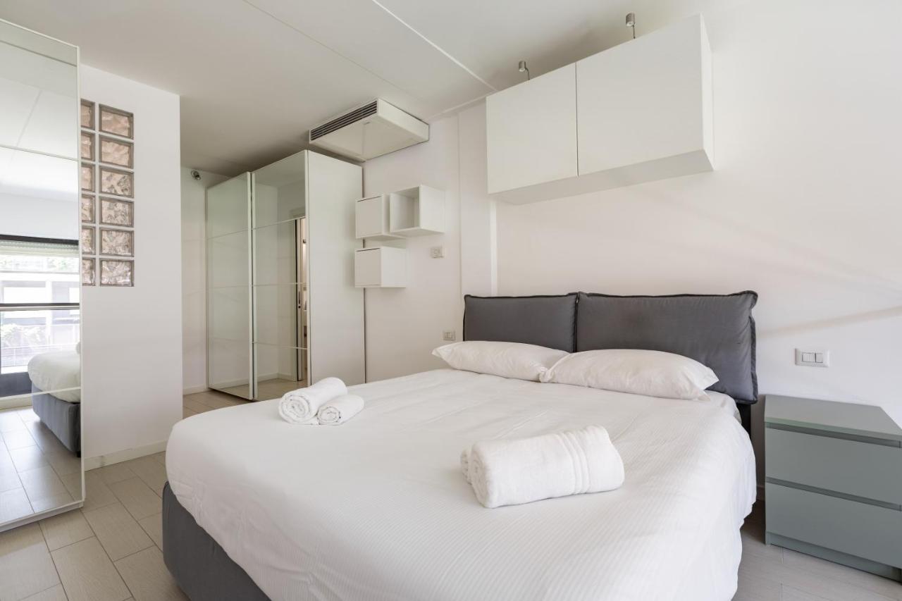 Elegant Loft With Balcony! Apartment มิลาน ภายนอก รูปภาพ