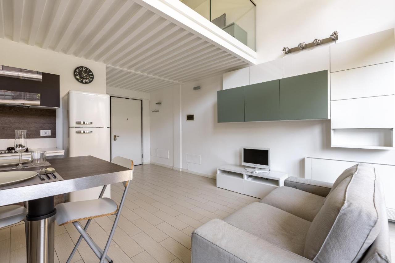 Elegant Loft With Balcony! Apartment มิลาน ภายนอก รูปภาพ